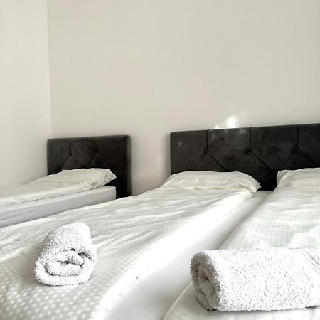 מריבור L&L Rooms מראה חיצוני תמונה