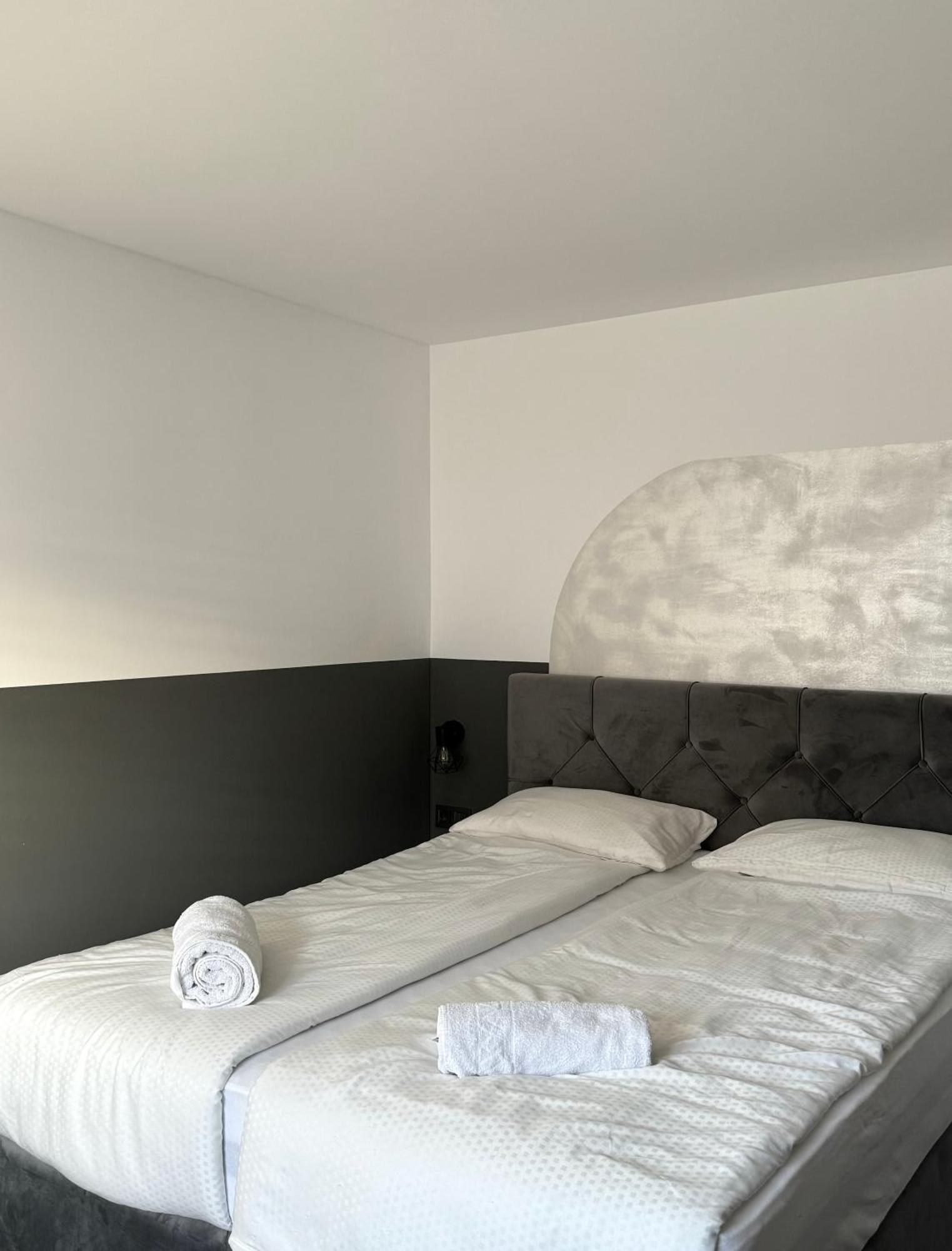 מריבור L&L Rooms מראה חיצוני תמונה