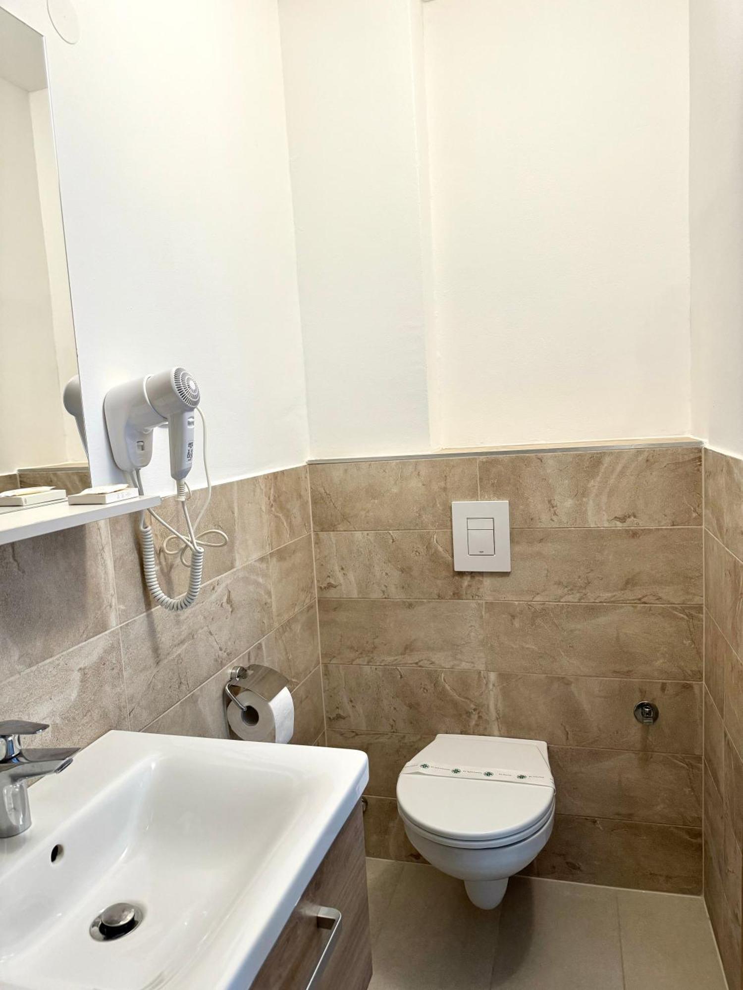 מריבור L&L Rooms מראה חיצוני תמונה