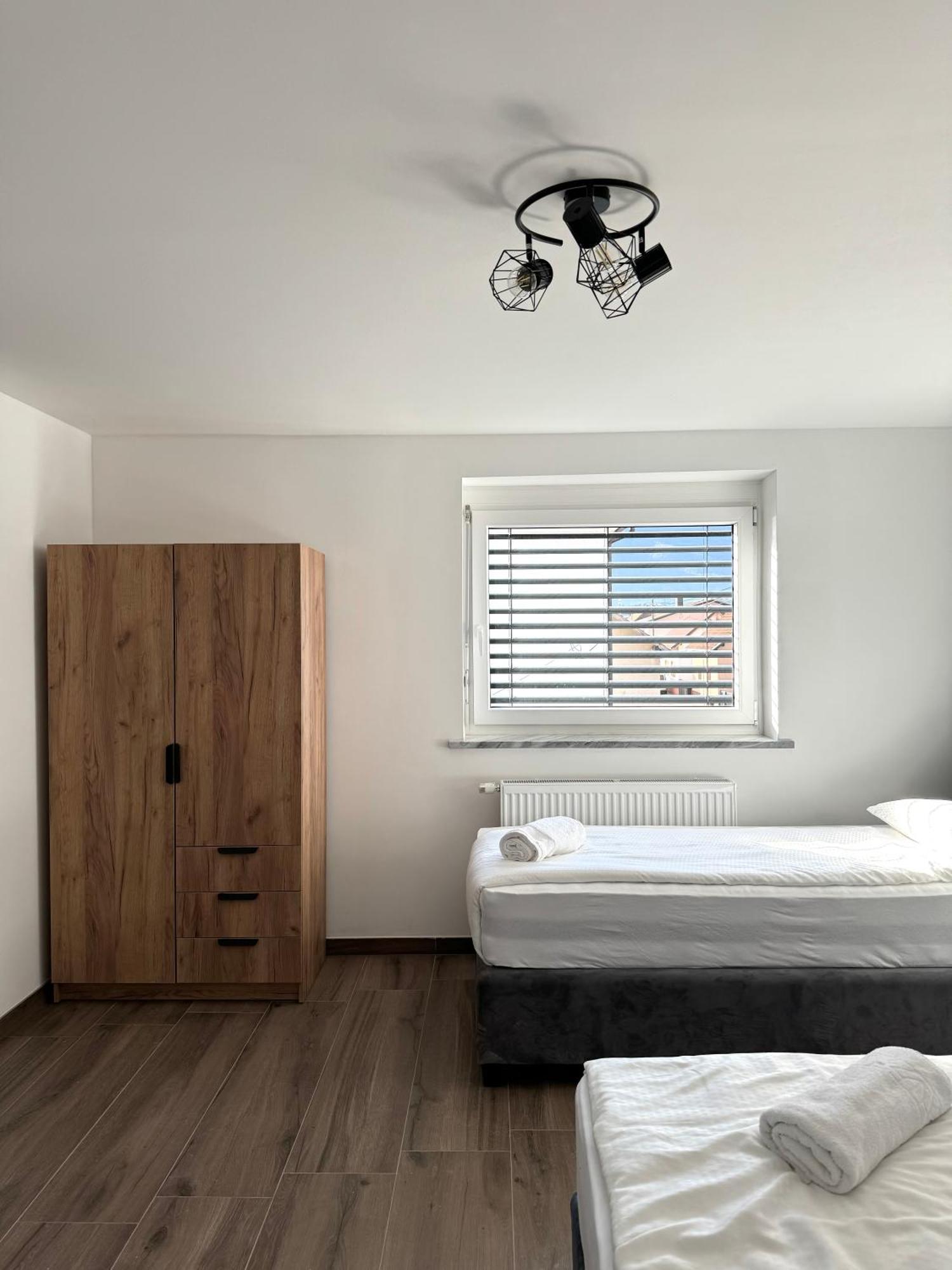 מריבור L&L Rooms מראה חיצוני תמונה